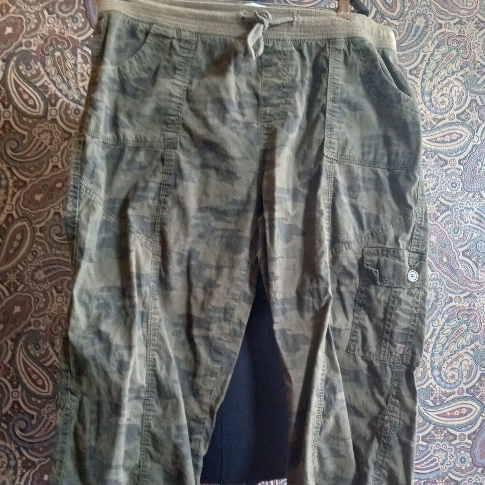 Womens Capris
